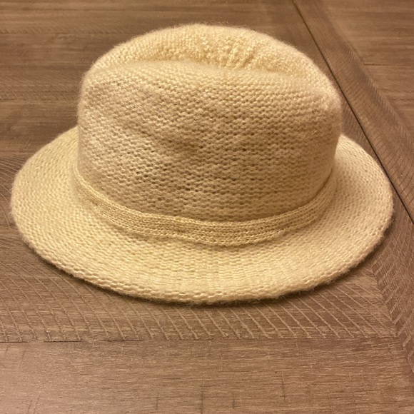 NWT Vintage Arlin Cream Acrylic Knit Hat - Picture 2 of 7